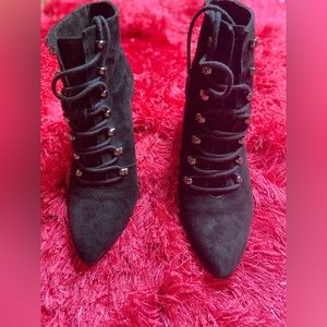 Vince camuto black suede booties size 8
